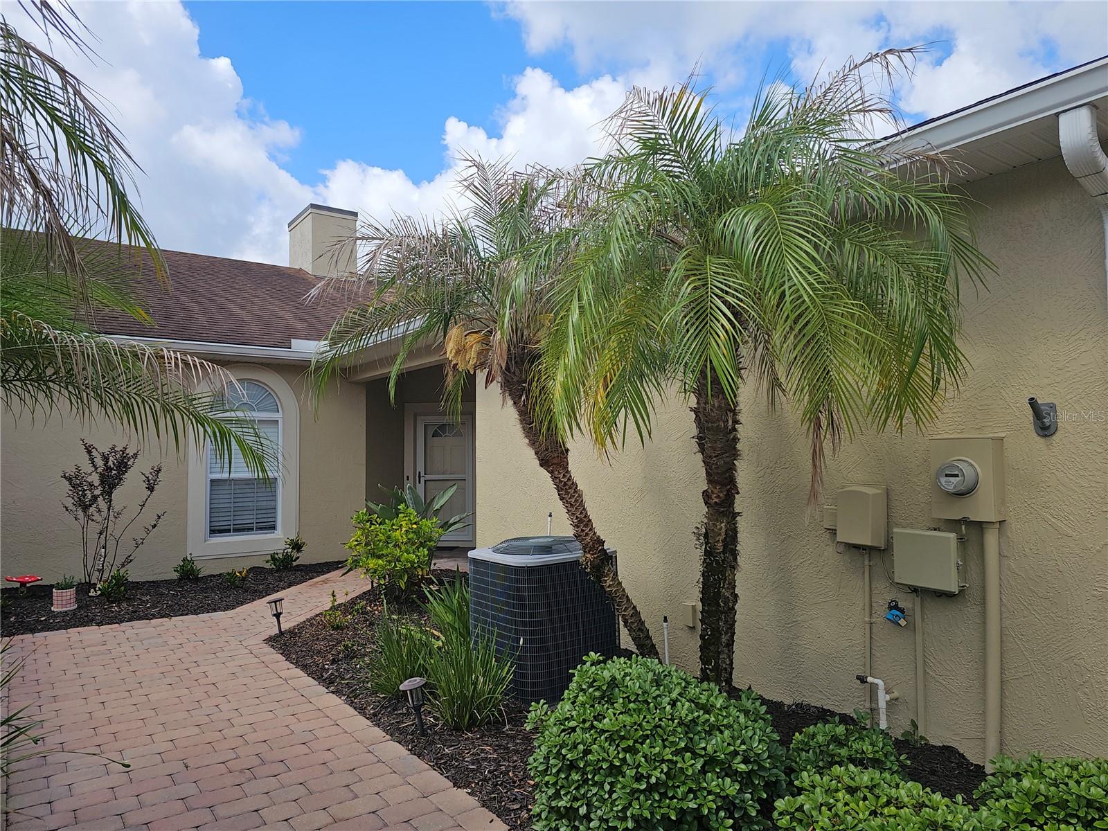 1590 VIENNA SQUARE DRIVE