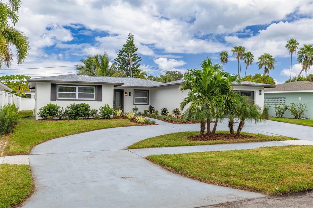 Photo of 60 Kipling Plaza, Clearwater Beach, FL 33767 (MLS # TB8549092)