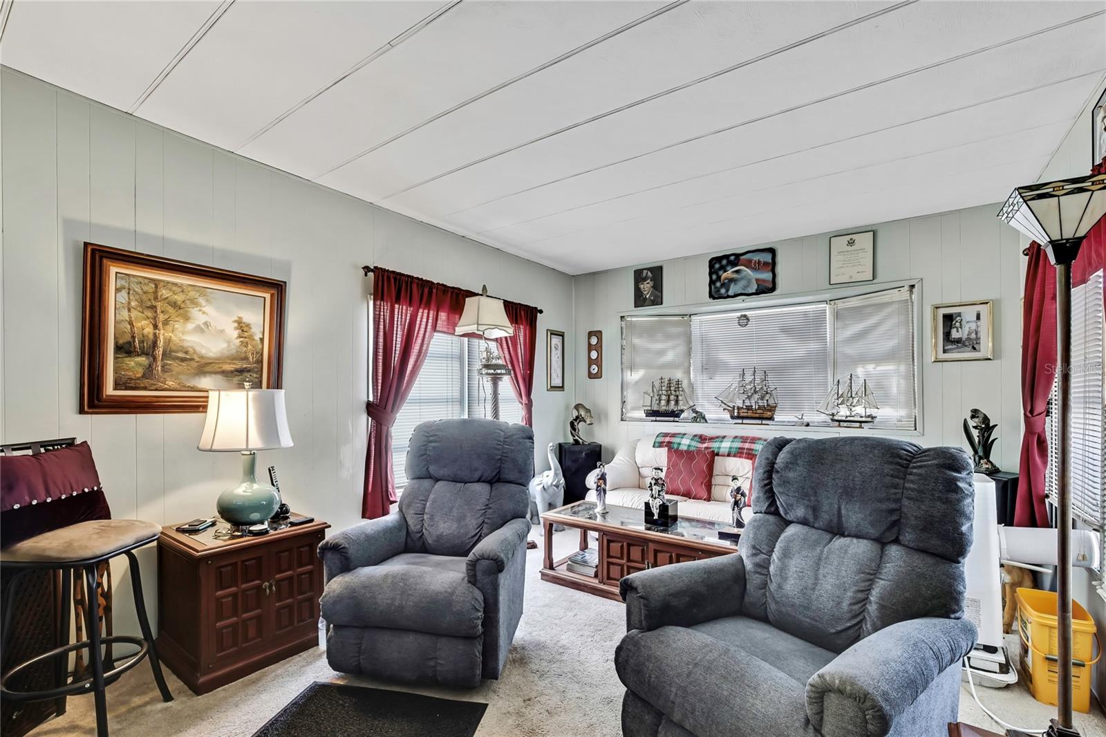 1841 HOLIDAY DRIVE
