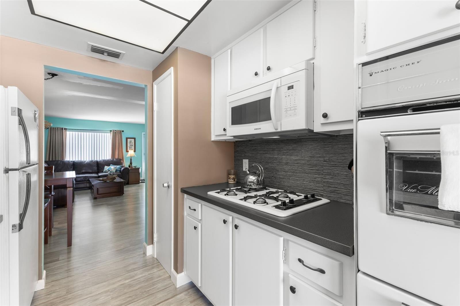 TOWN APTS CONDO - Residential