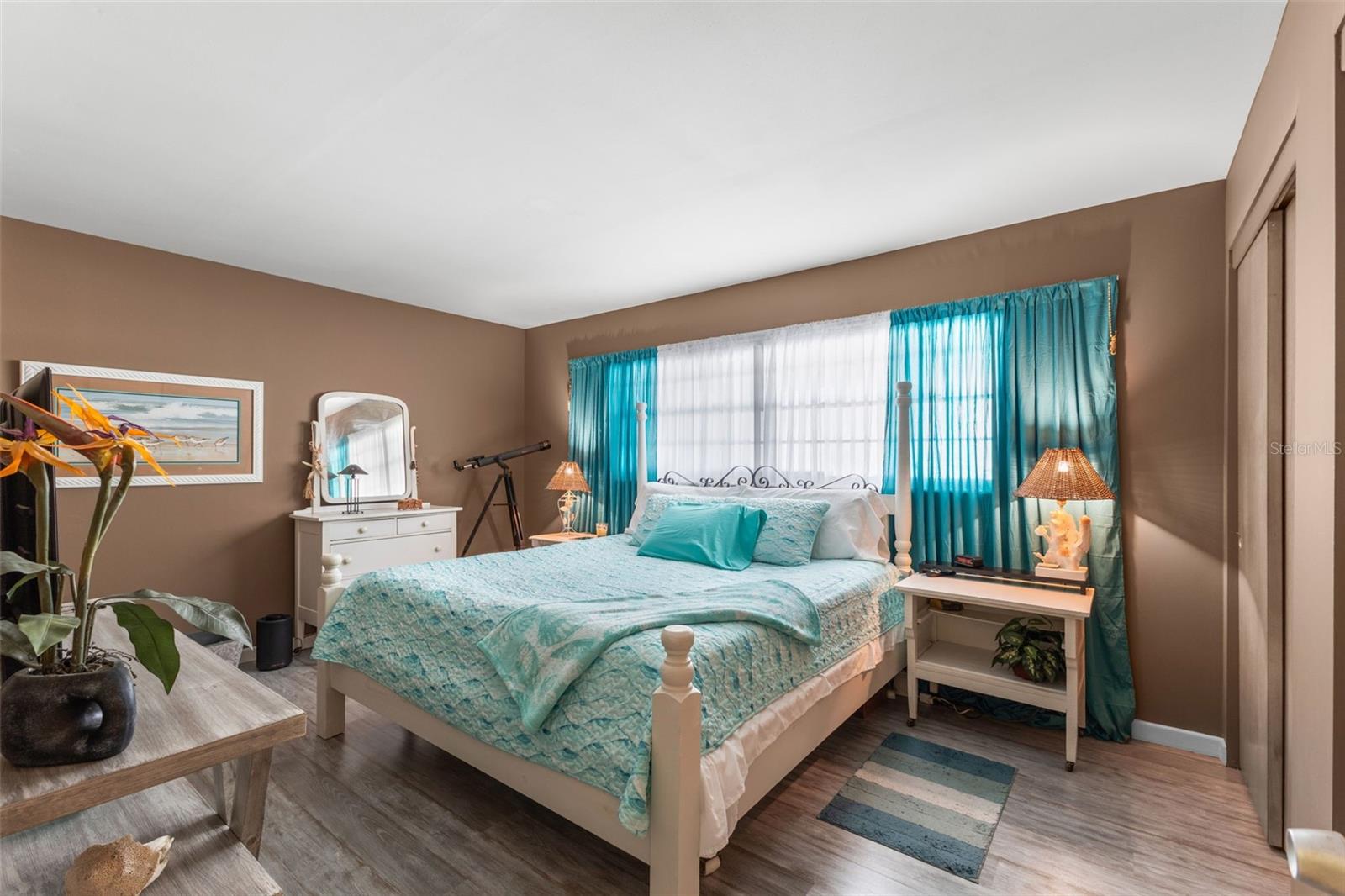 TOWN APTS CONDO - Residential