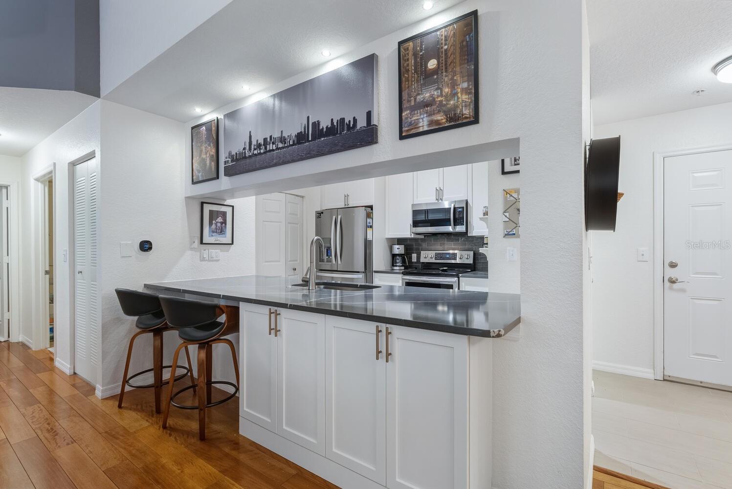 BROADWAY PROMENADE - Residential