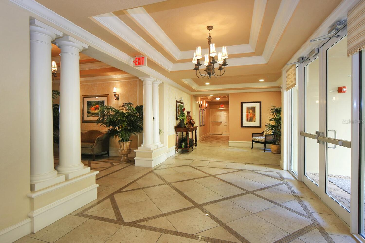 BROADWAY PROMENADE - Residential