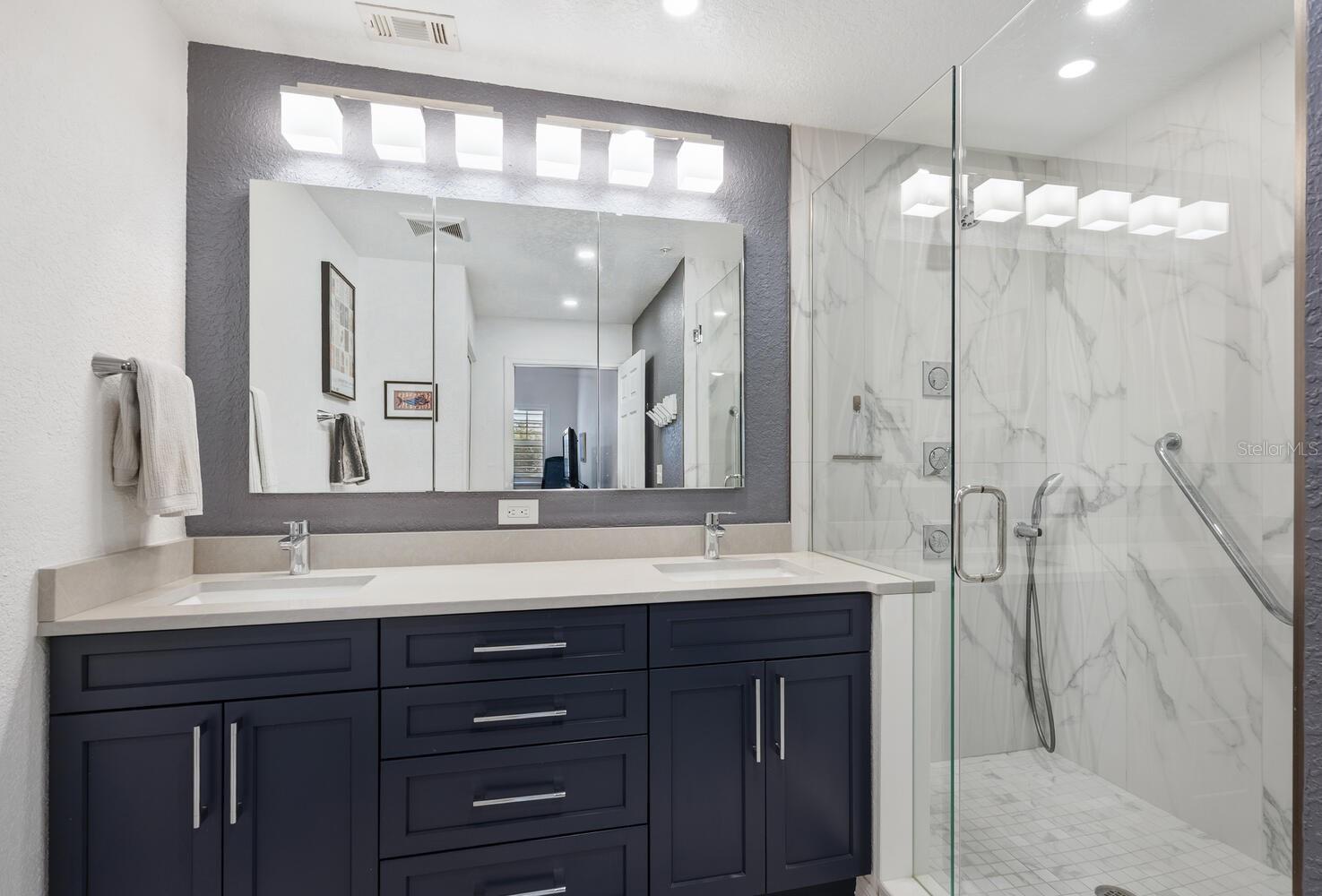 BROADWAY PROMENADE - Residential