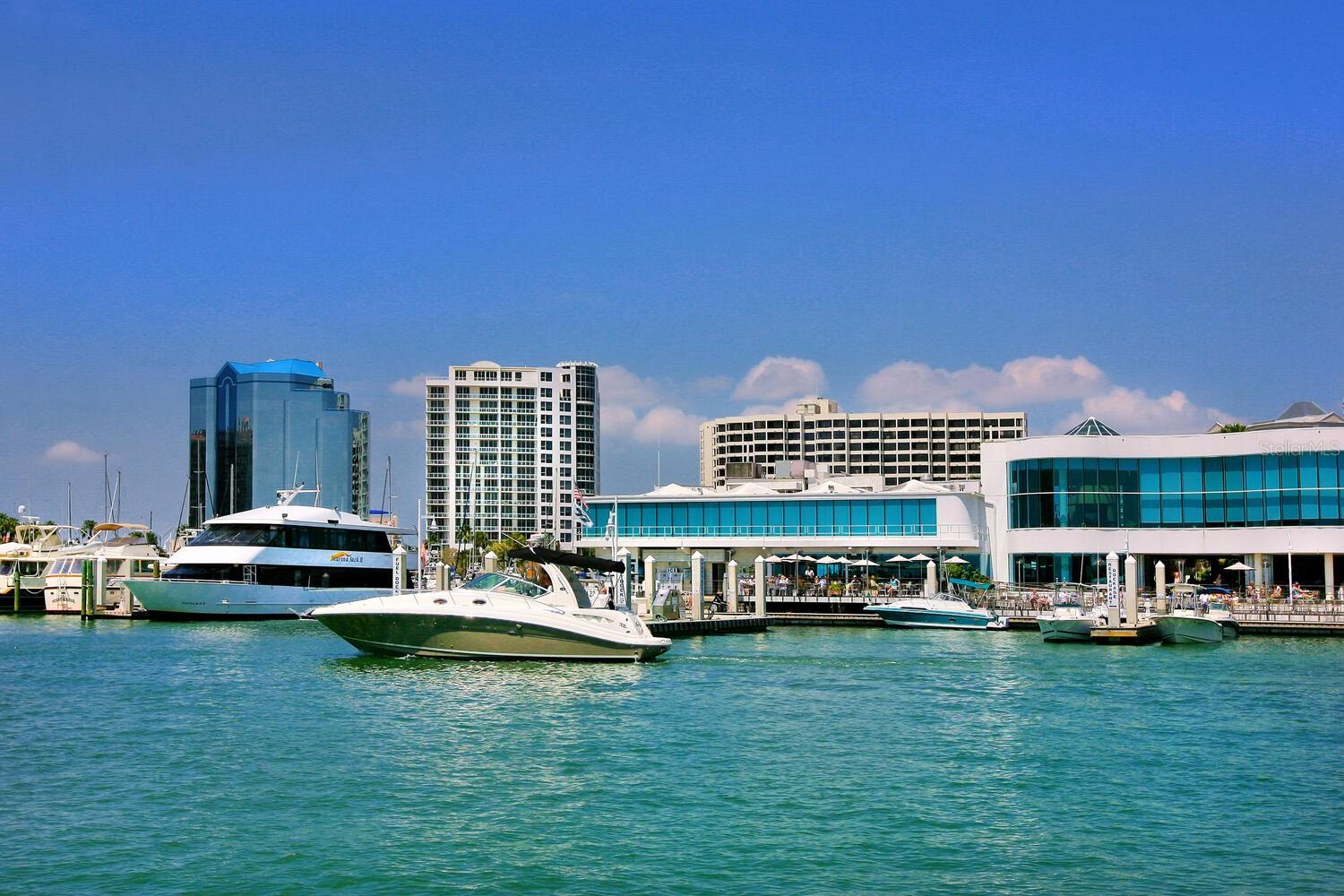 BROADWAY PROMENADE - Residential