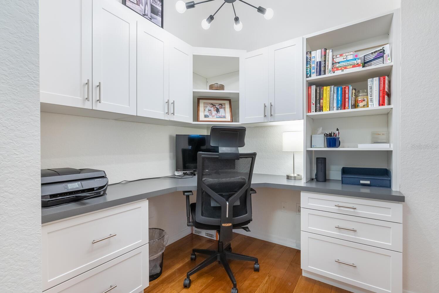 BROADWAY PROMENADE - Residential