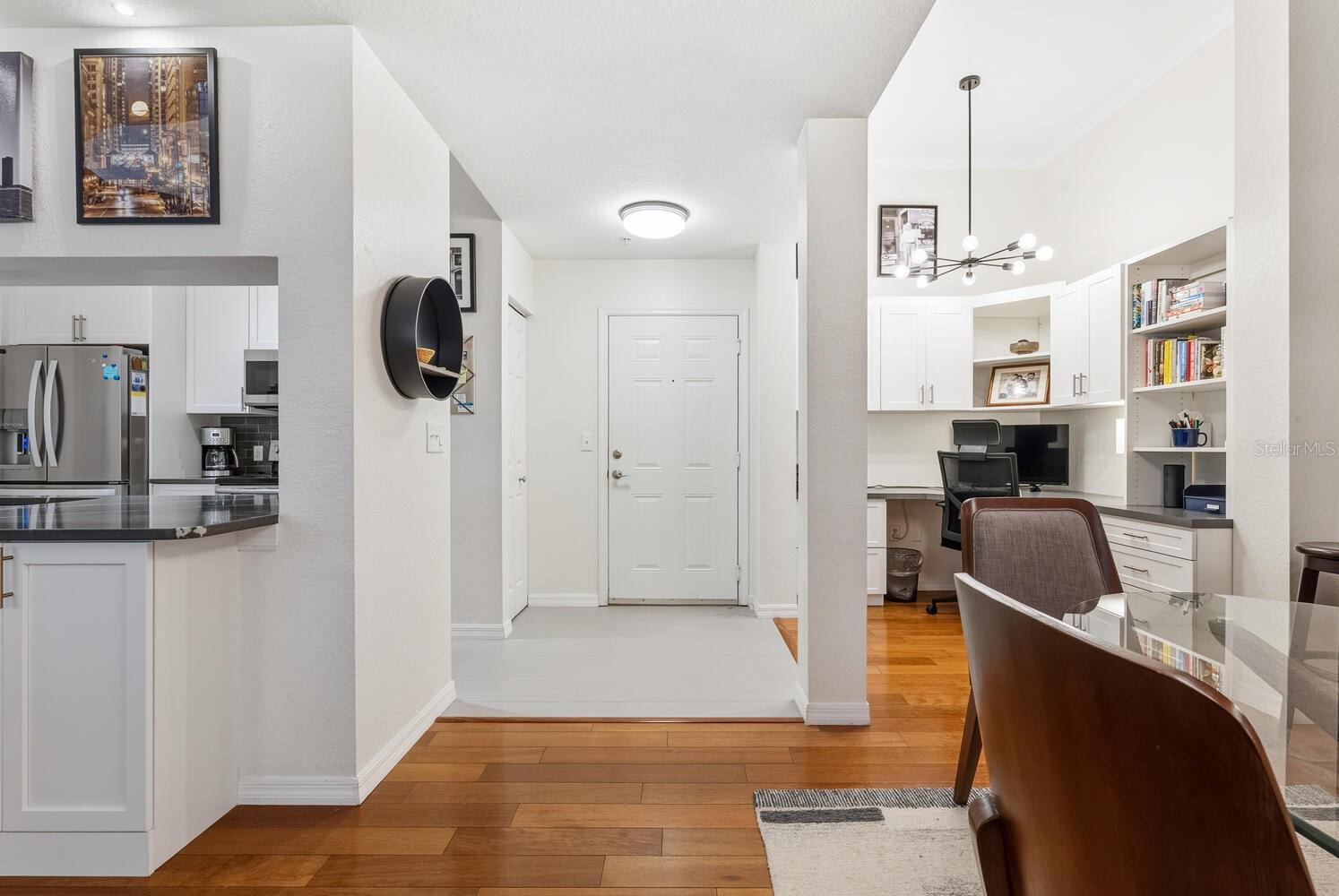 1064 N TAMIAMI TRAIL 1116