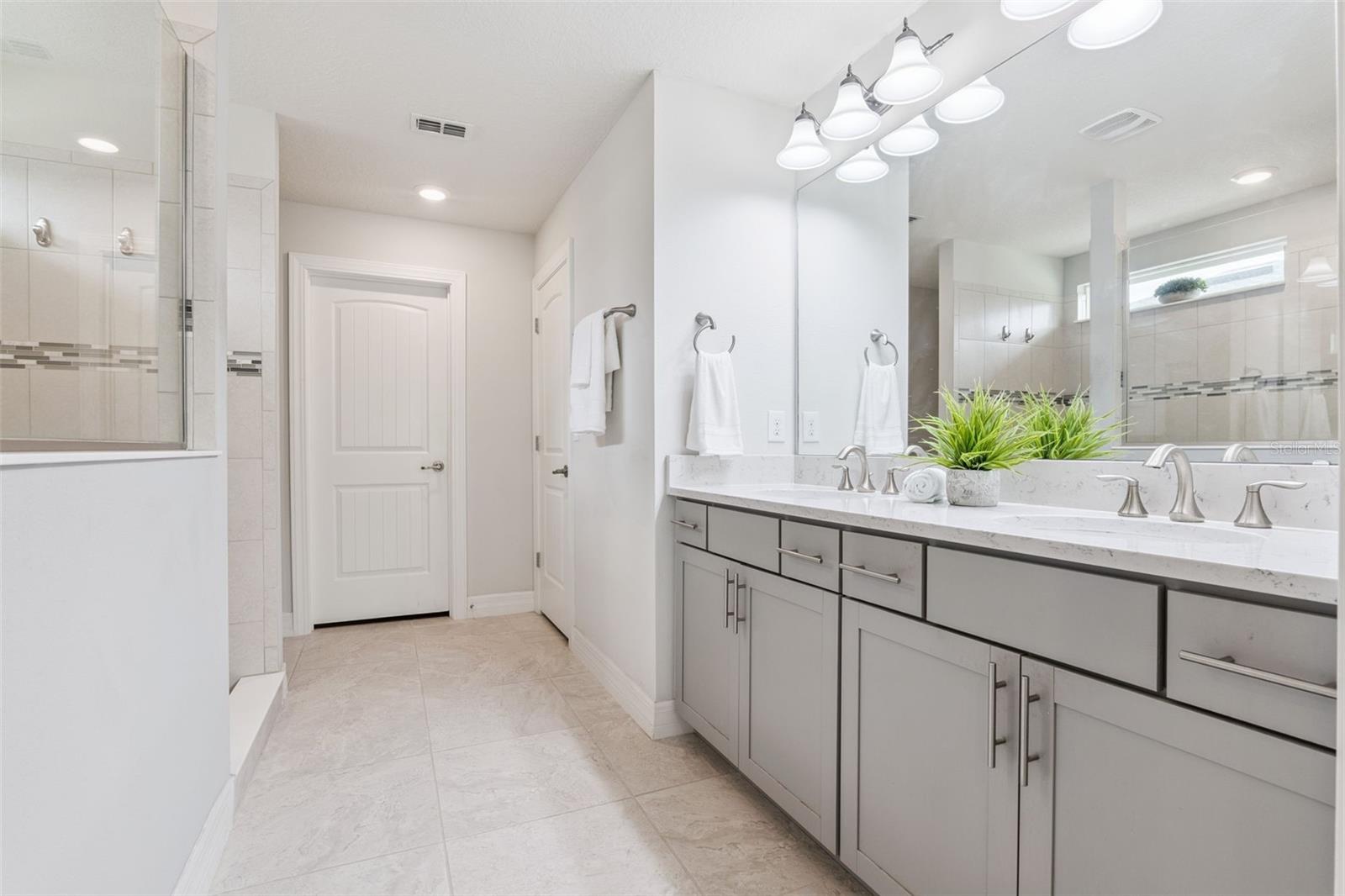 LONGLEAF AT OAKLAND - Residential