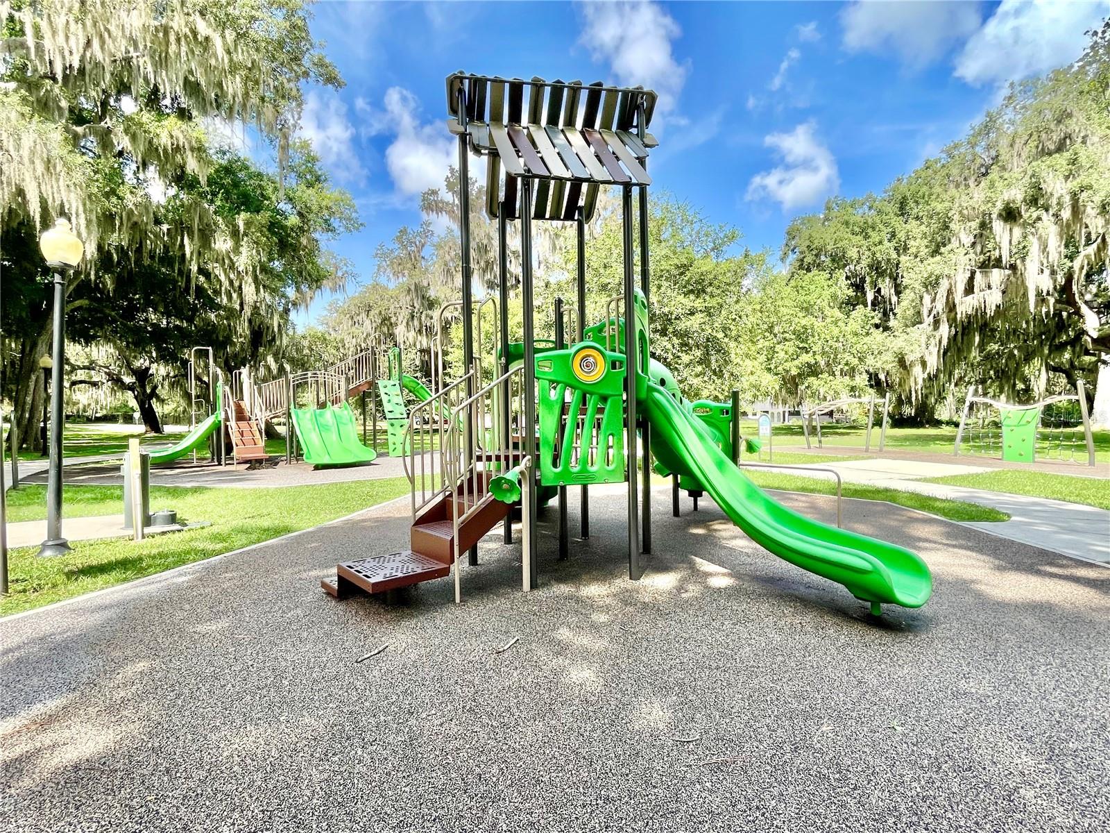 LONGLEAF AT OAKLAND - Residential