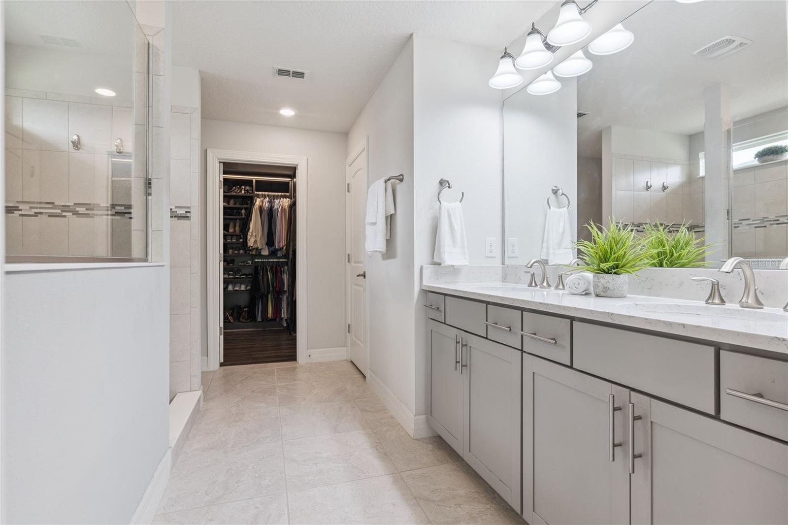 LONGLEAF AT OAKLAND - Residential