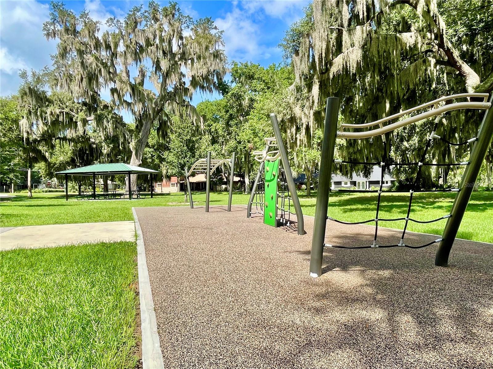 LONGLEAF AT OAKLAND - Residential