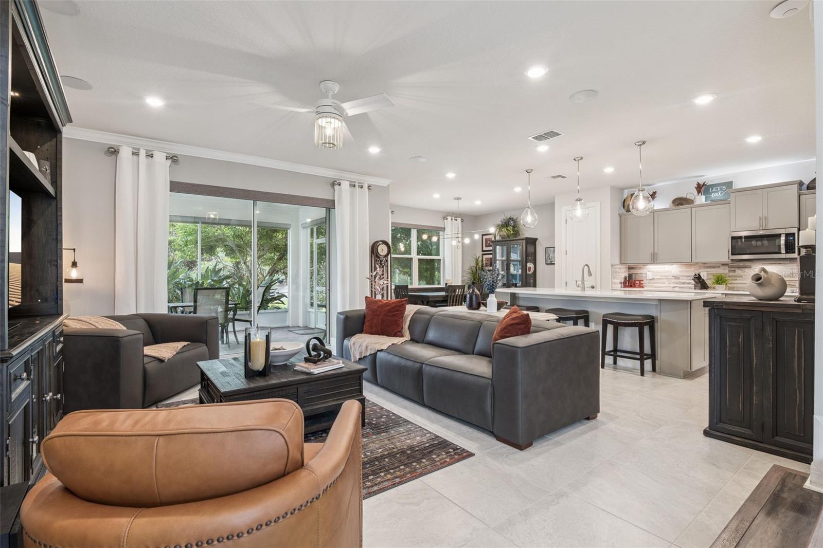 LONGLEAF AT OAKLAND - Residential