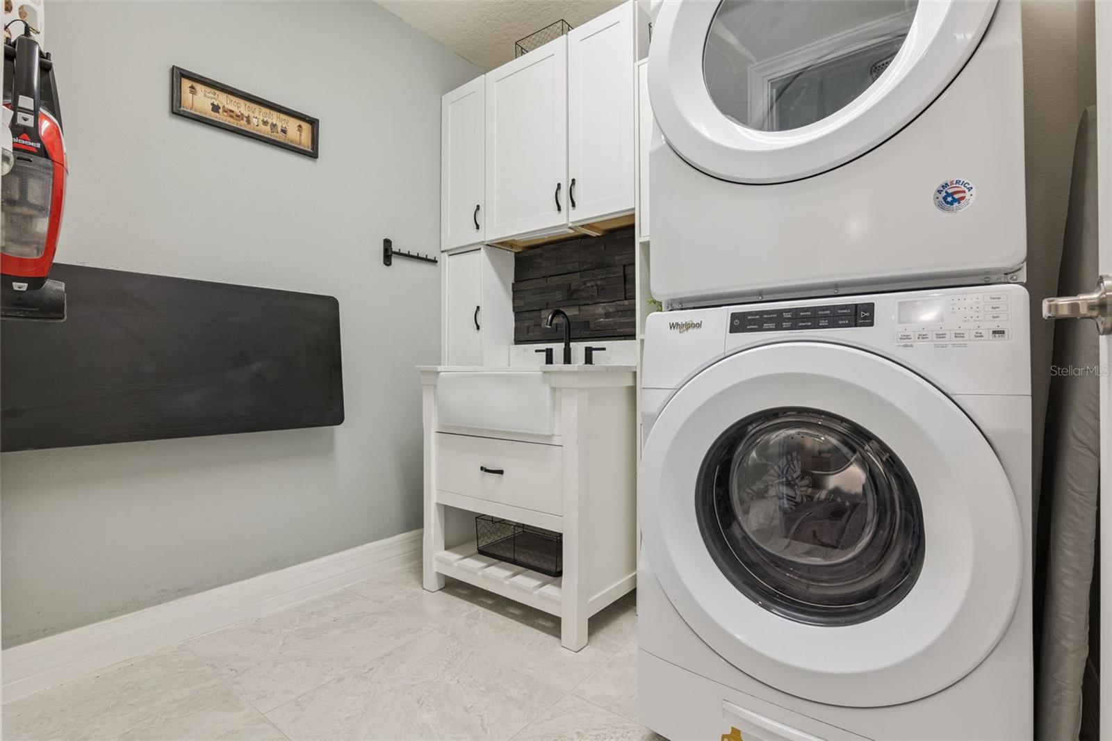 LONGLEAF AT OAKLAND - Residential