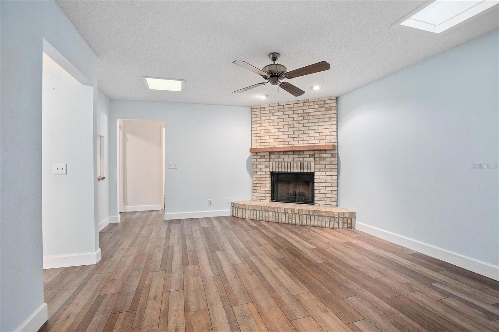 ROLLING ACRES ESTATES UNIT 02 - Residential