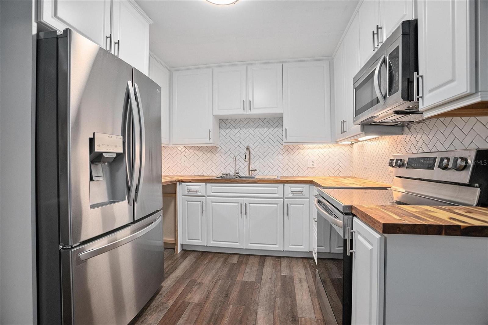 ROLLING ACRES ESTATES UNIT 02 - Residential