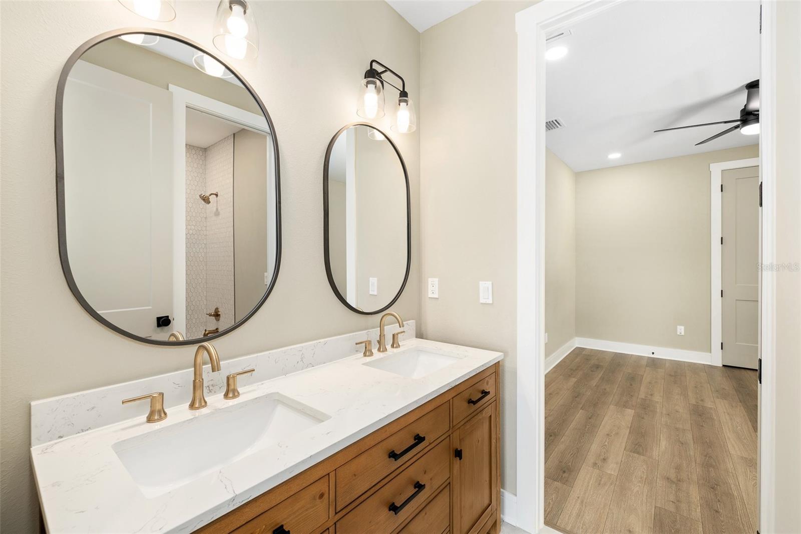 RIVERCREST - Residential