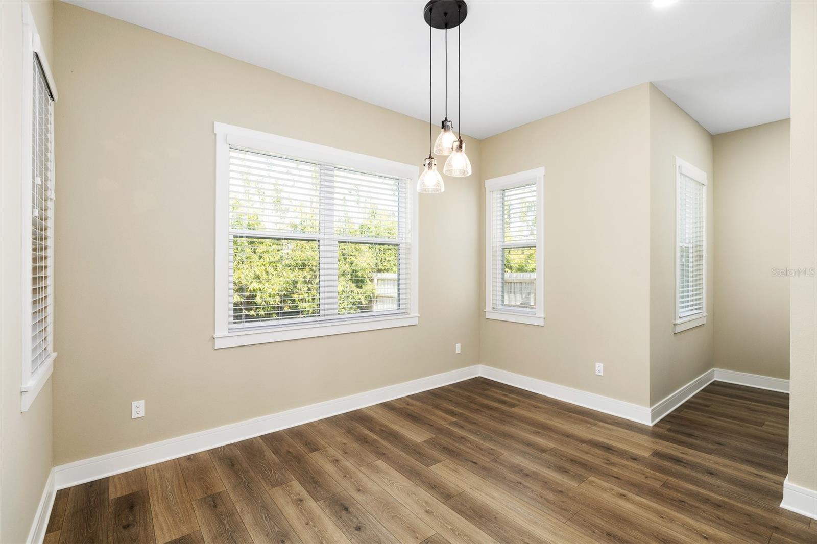 RIVERCREST - Residential