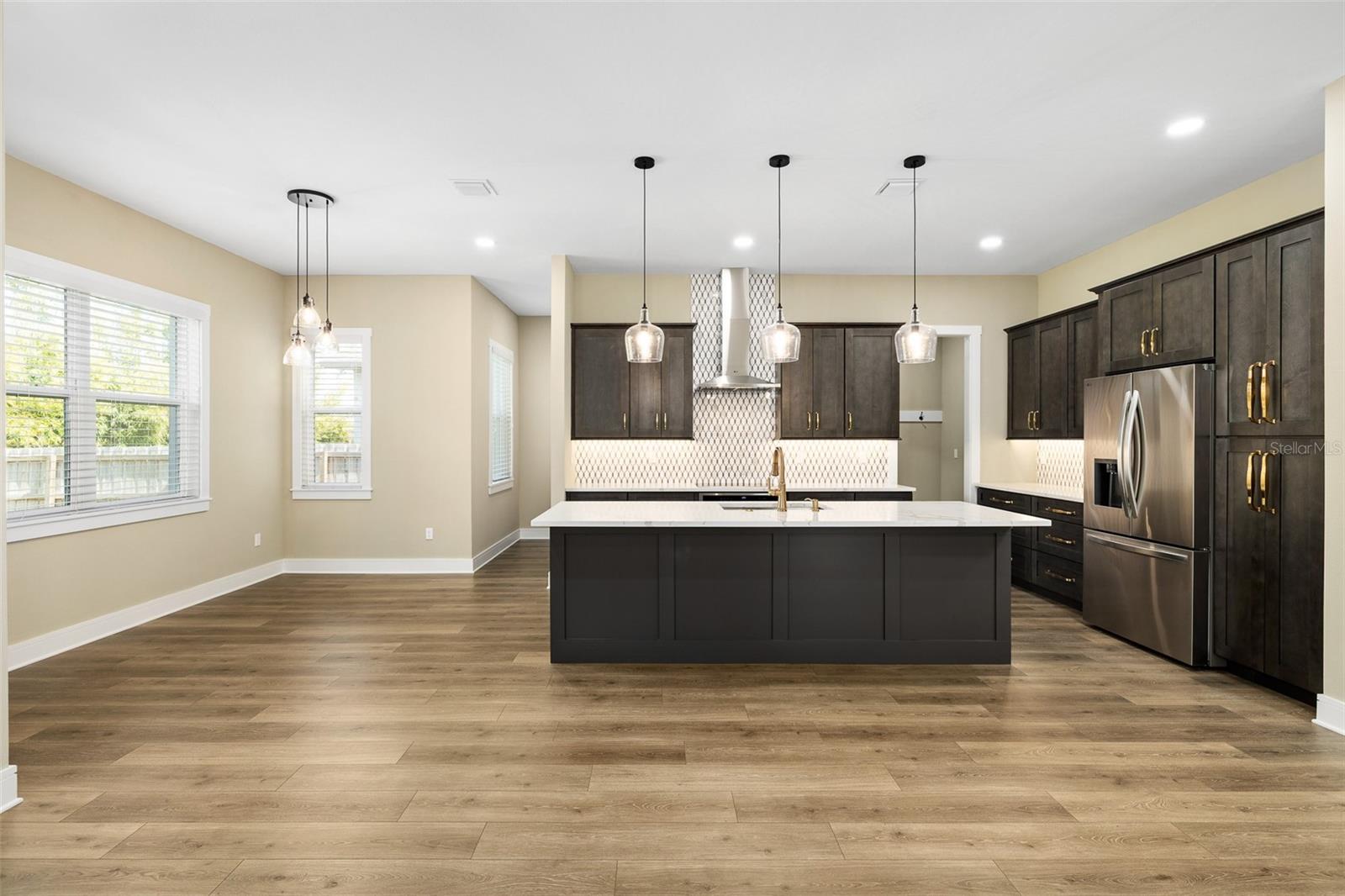 RIVERCREST - Residential