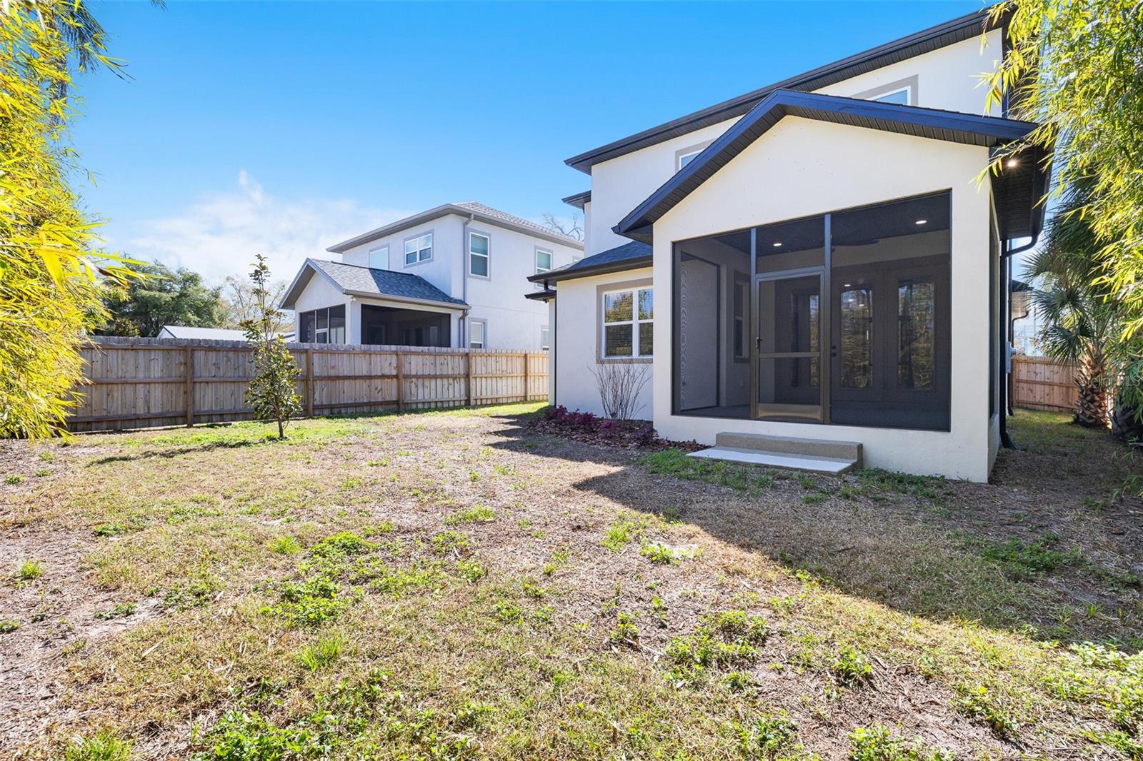 RIVERCREST - Residential