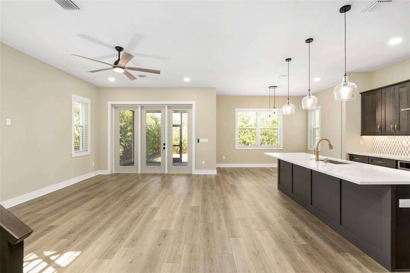 RIVERCREST - Residential