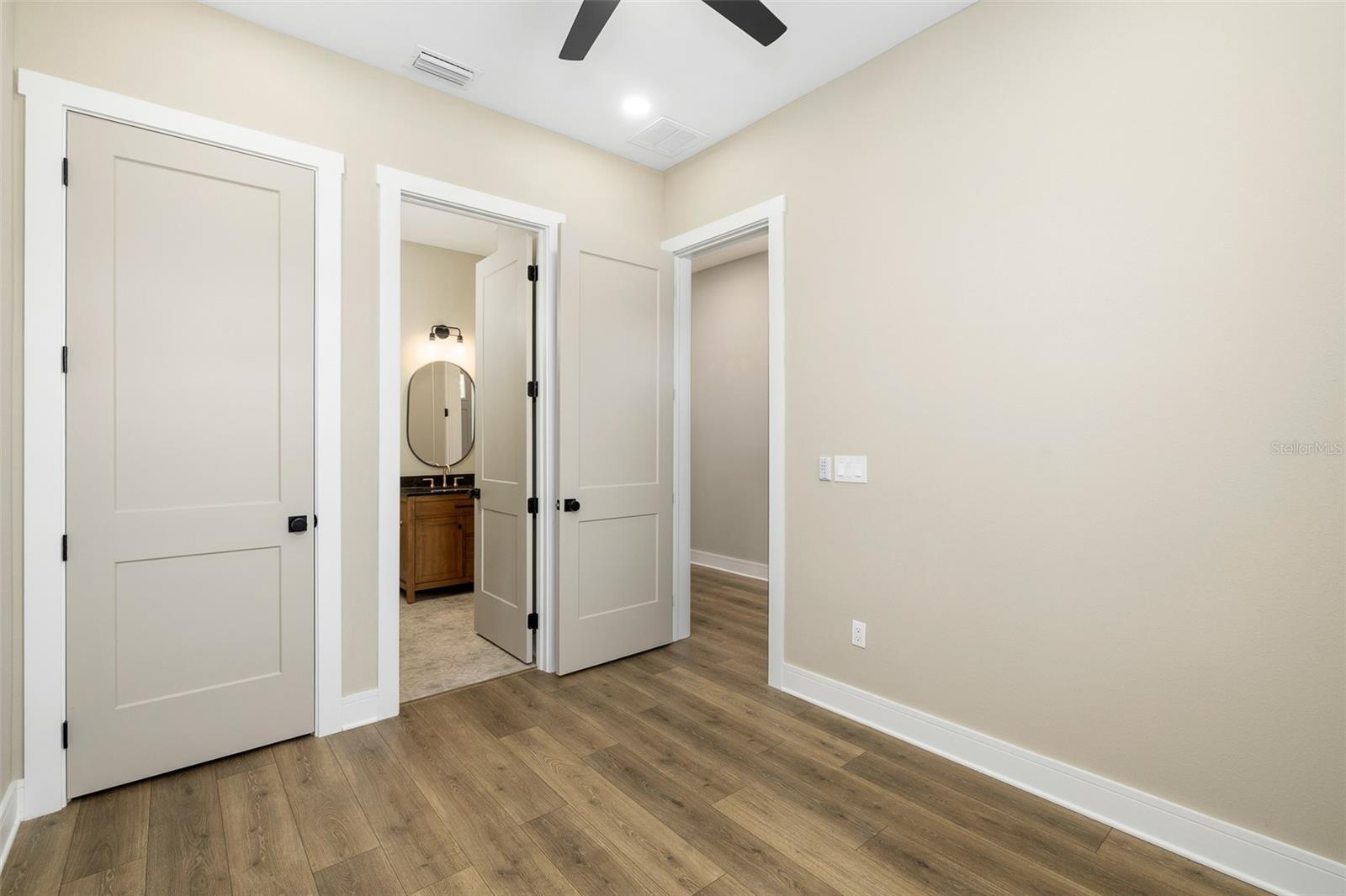 RIVERCREST - Residential