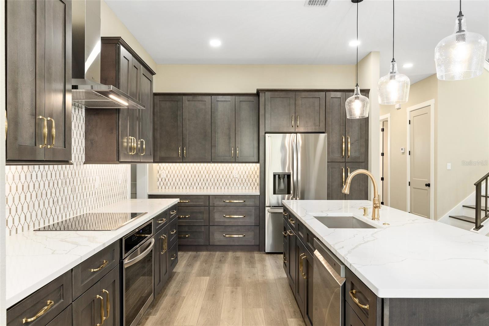 RIVERCREST - Residential