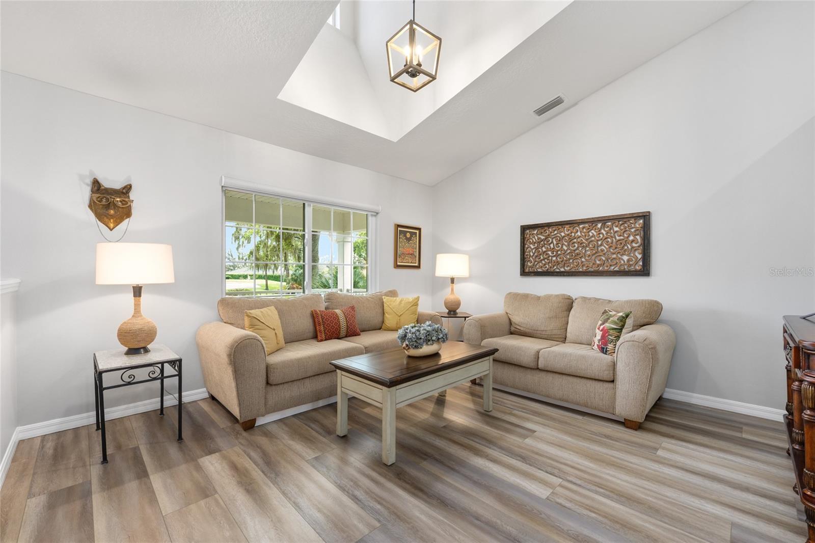 GOLDEN HILLS TURF & COUNTRY CLUB - Residential