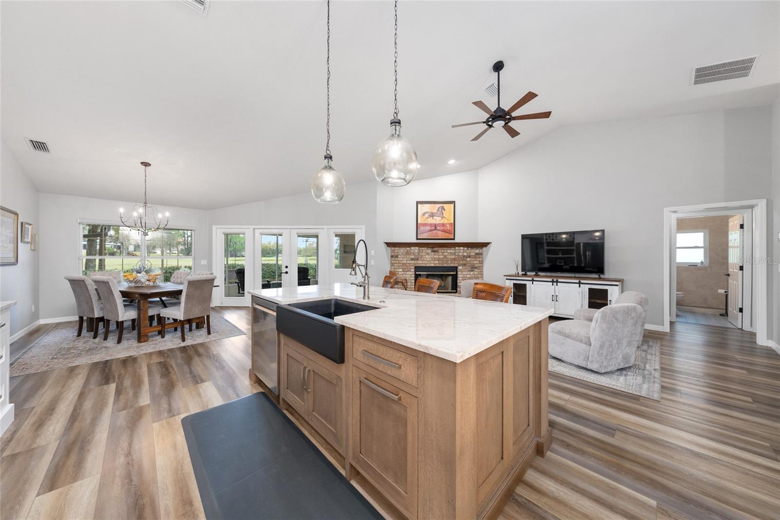 GOLDEN HILLS TURF & COUNTRY CLUB - Residential