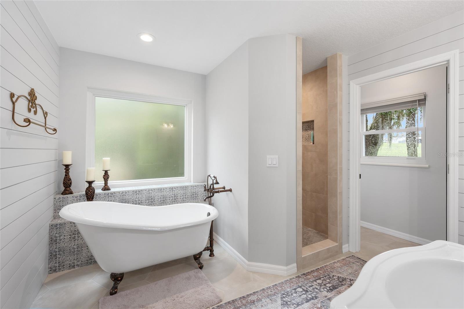 GOLDEN HILLS TURF & COUNTRY CLUB - Residential