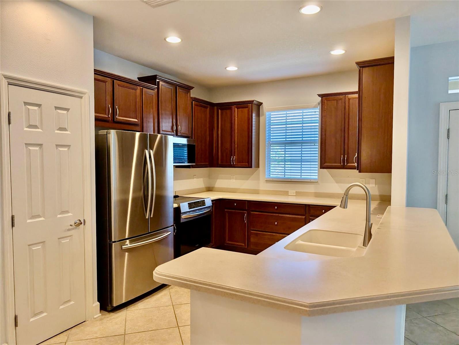 VERONA RESERVE - Residential