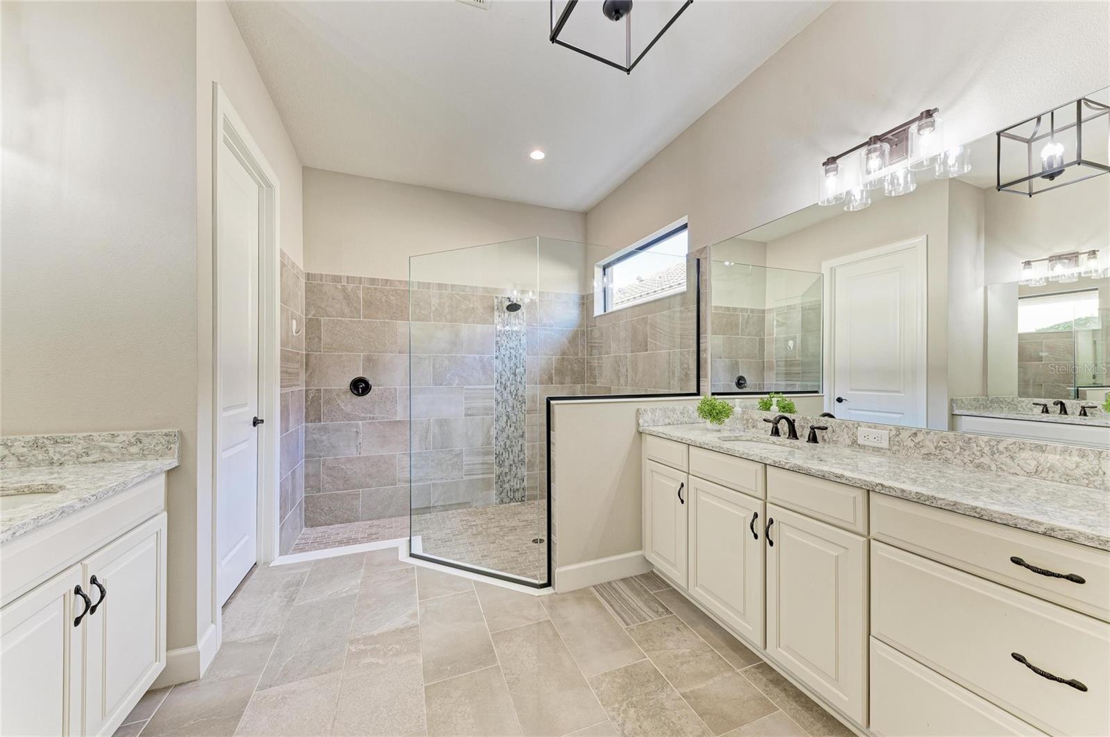 ESPLANADE GOLF & COUNTRY CLUB - Residential