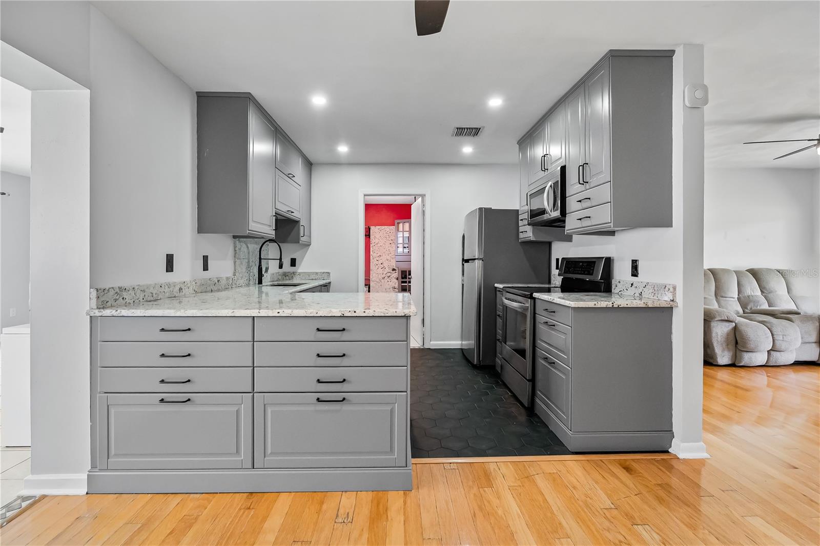OAKLAND ESTATES 1ST SEC - Residential
