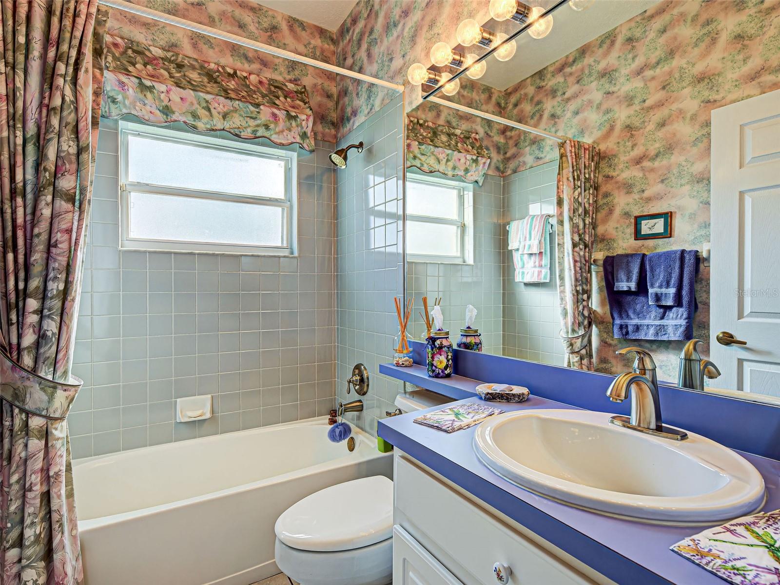 WOODMERE LAKES - Residential