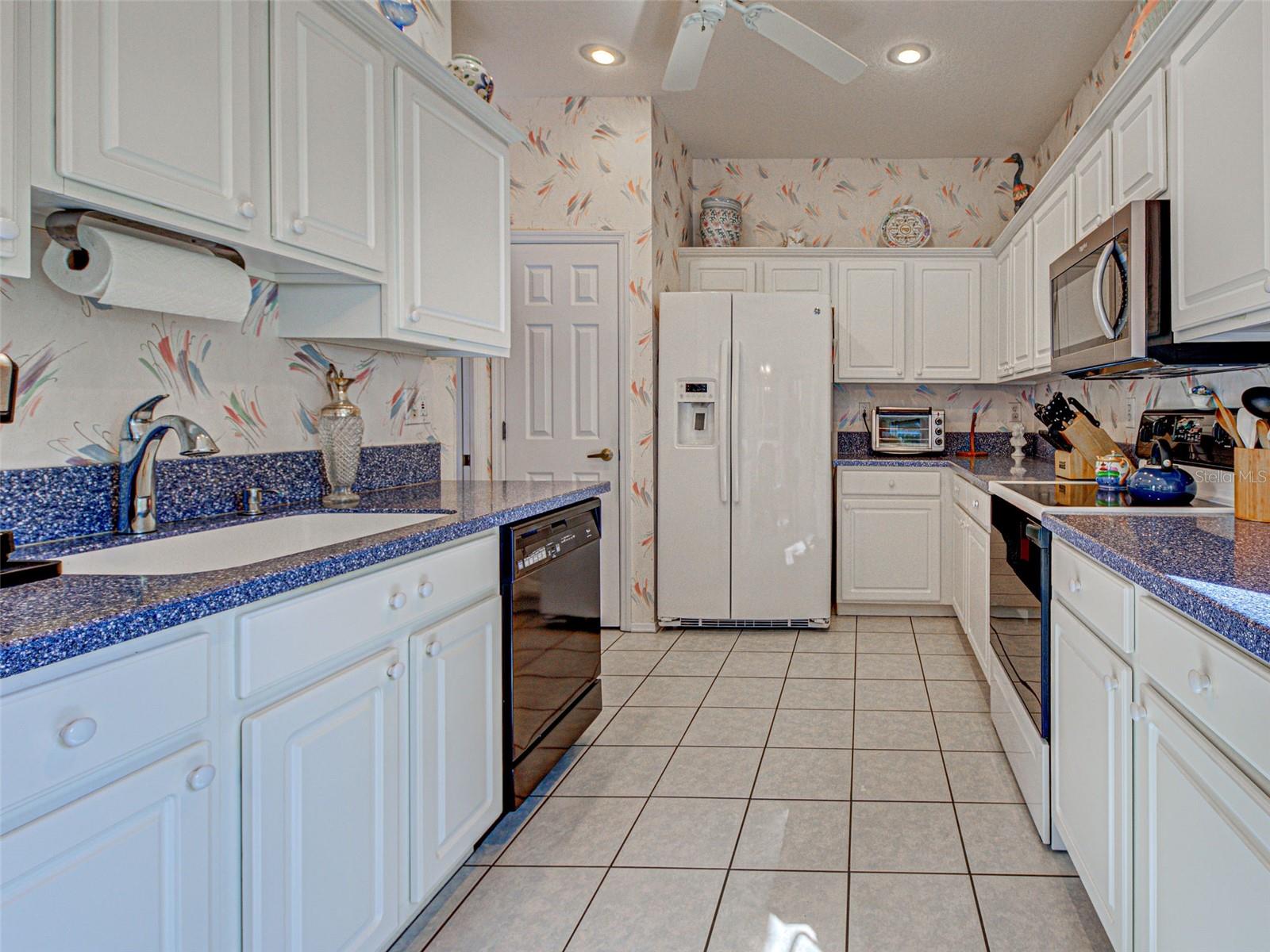 WOODMERE LAKES - Residential