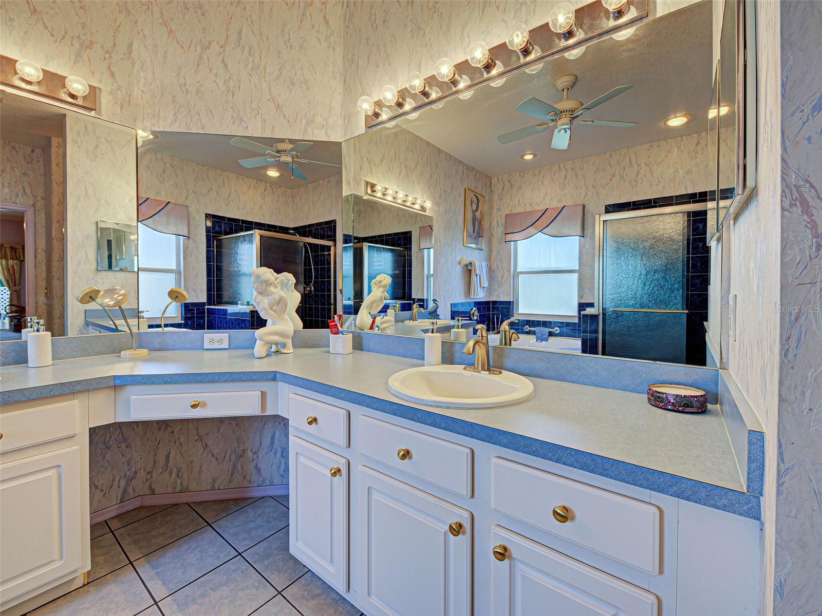 WOODMERE LAKES - Residential