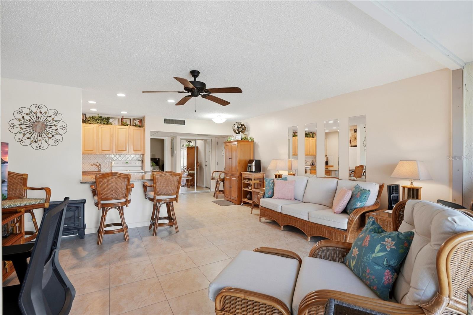 VILLAS DE GOLF CONDO - Residential