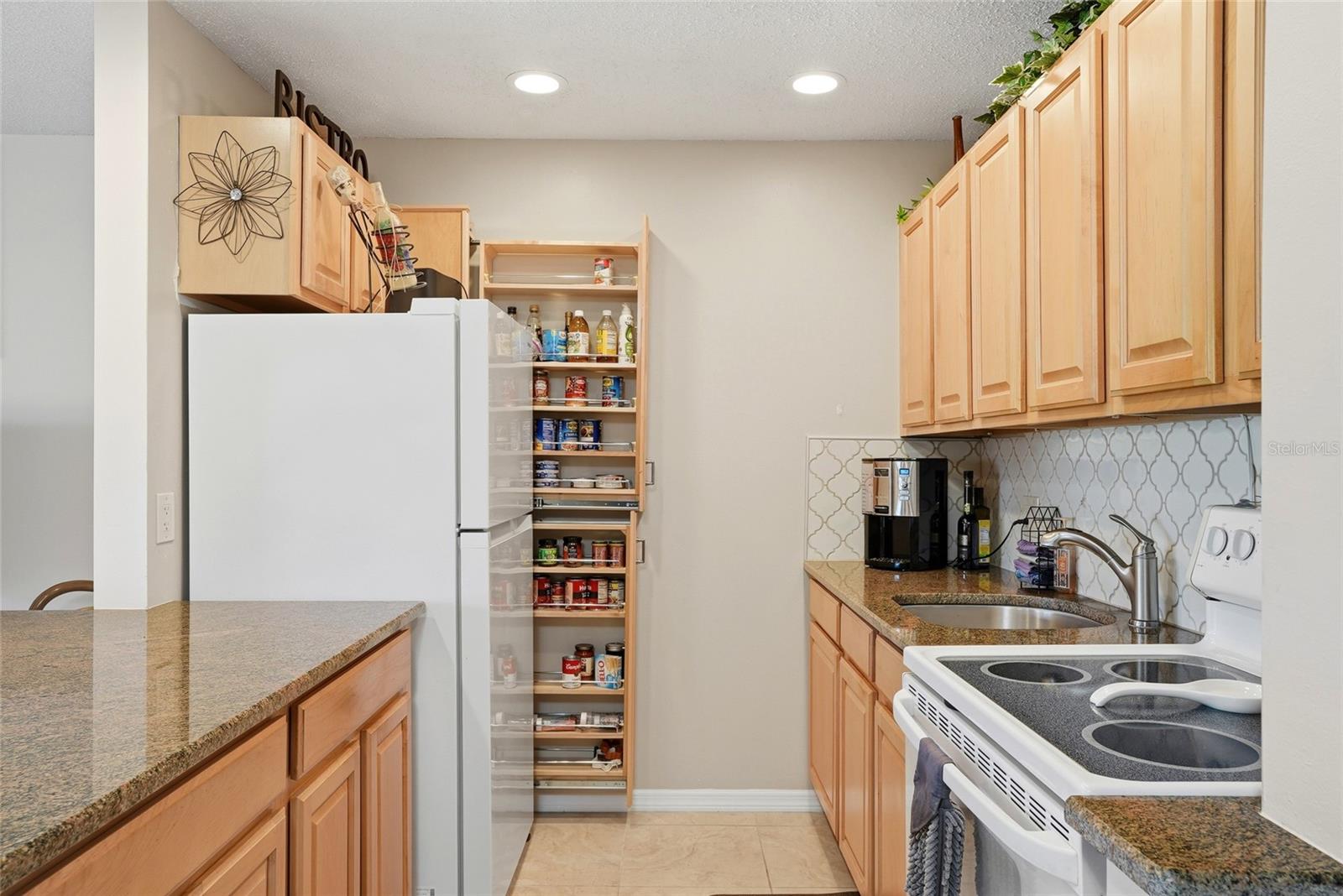 VILLAS DE GOLF CONDO - Residential