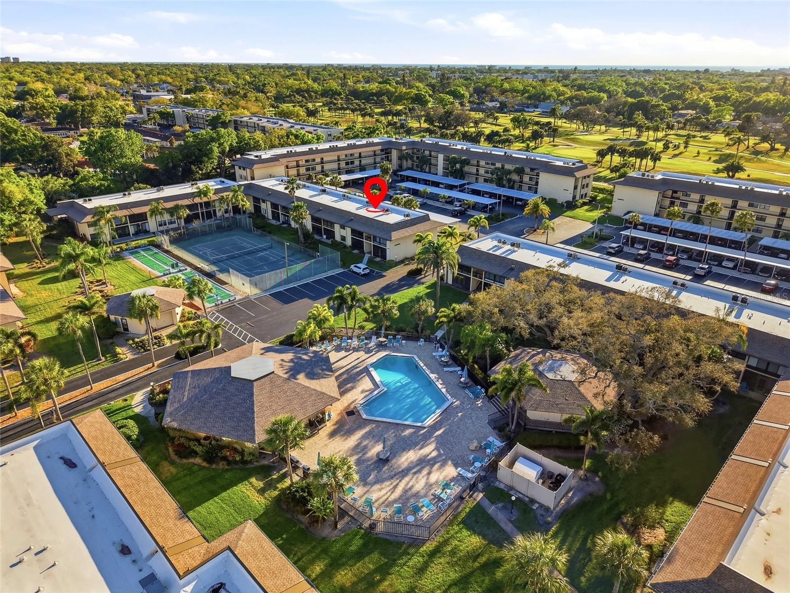 VILLAS DE GOLF CONDO - Residential