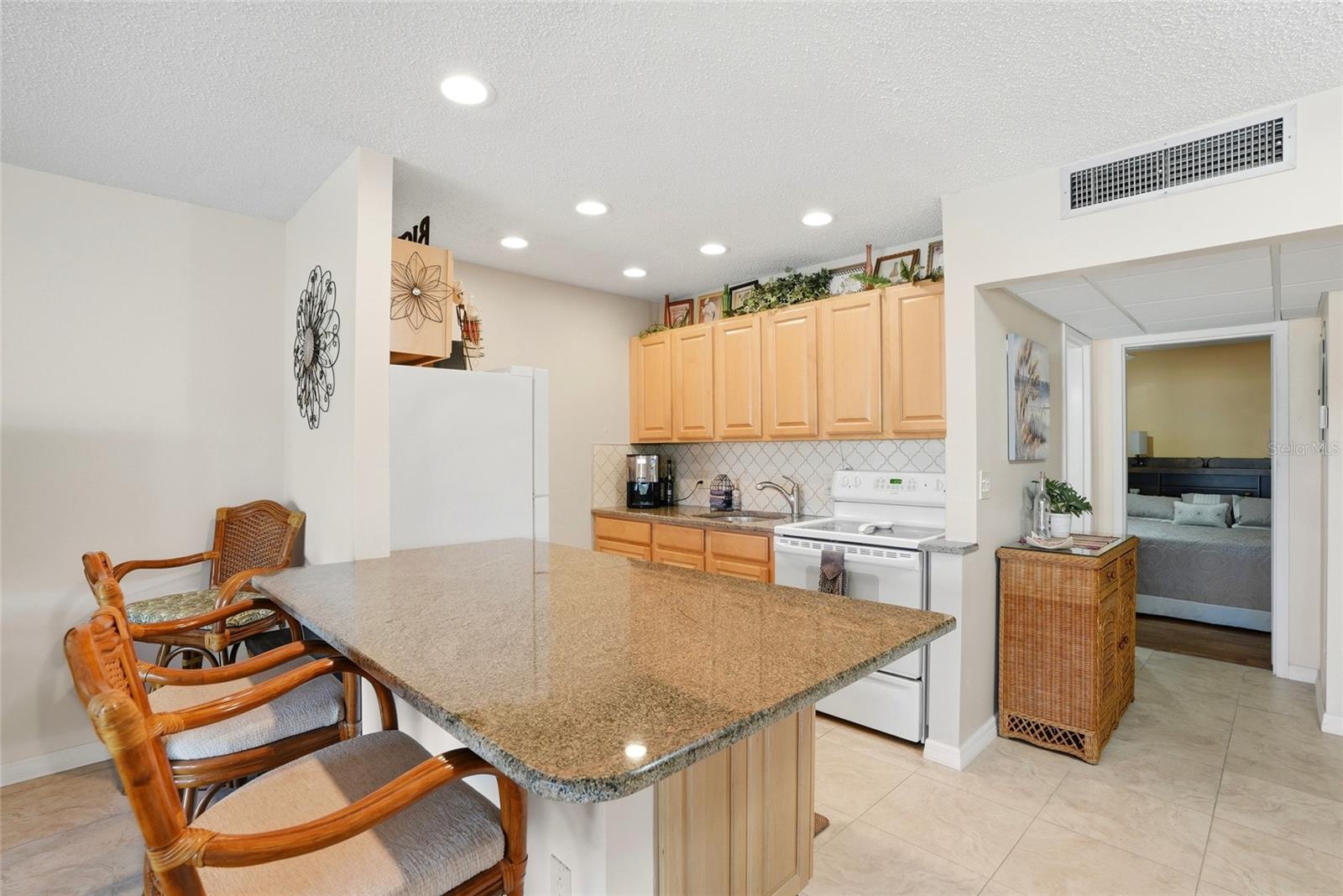 VILLAS DE GOLF CONDO - Residential