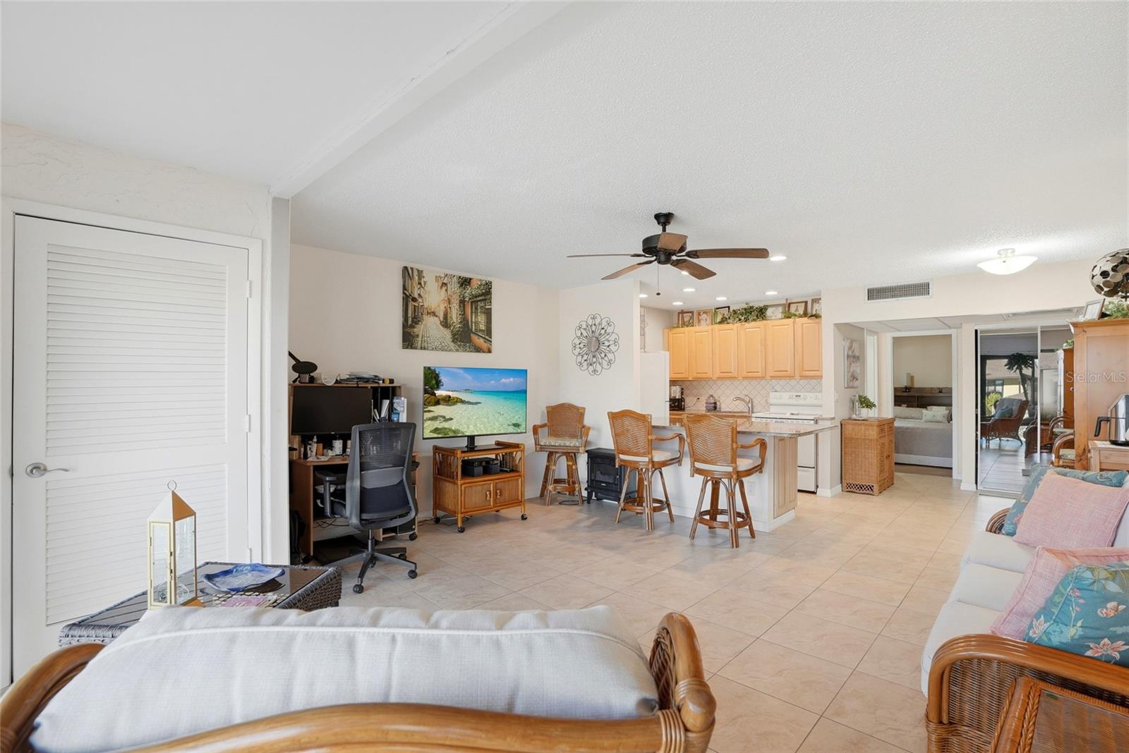 VILLAS DE GOLF CONDO - Residential