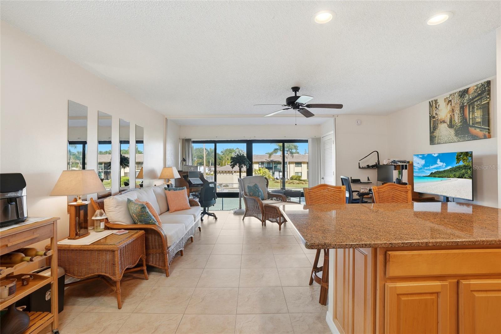 VILLAS DE GOLF CONDO - Residential