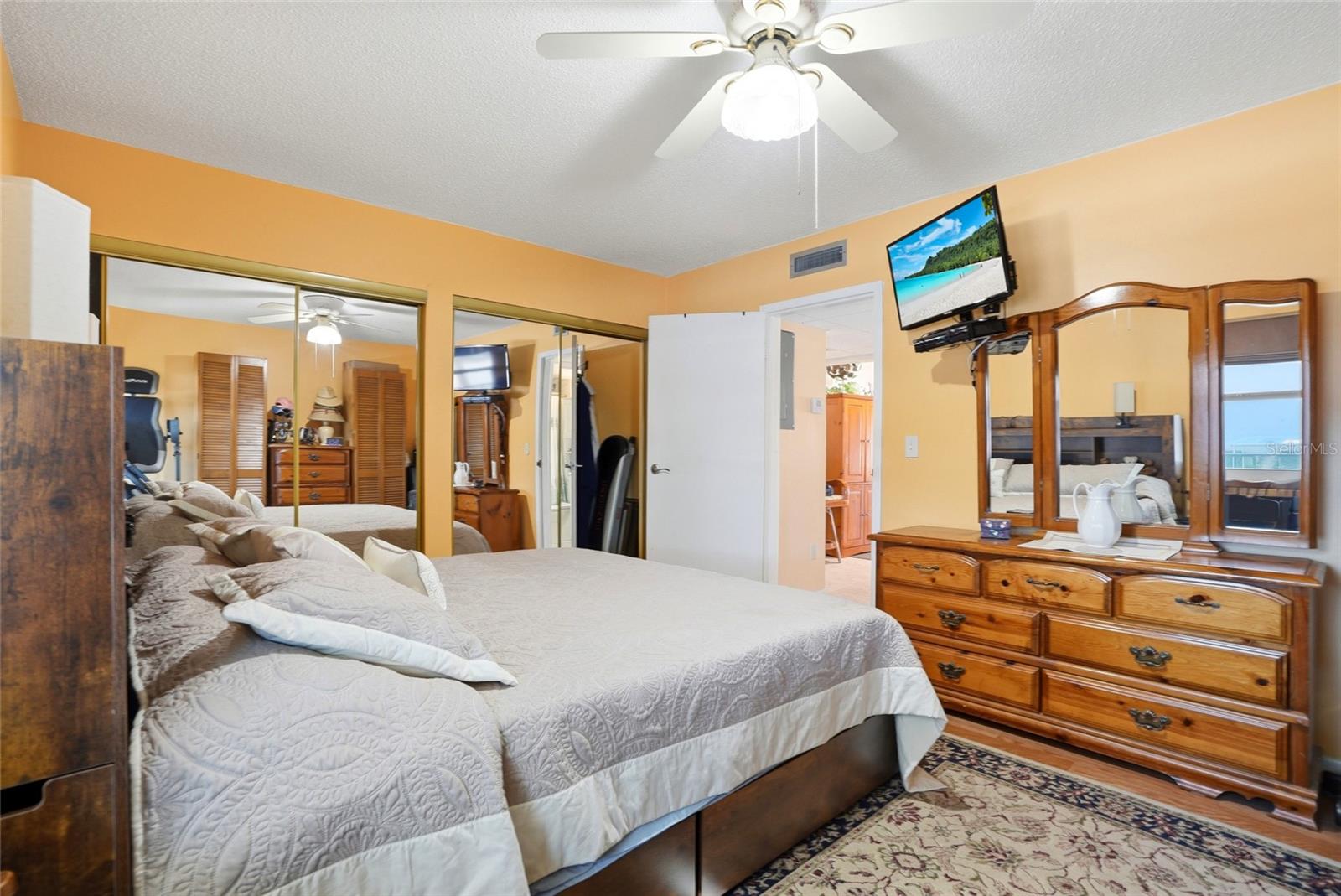 VILLAS DE GOLF CONDO - Residential