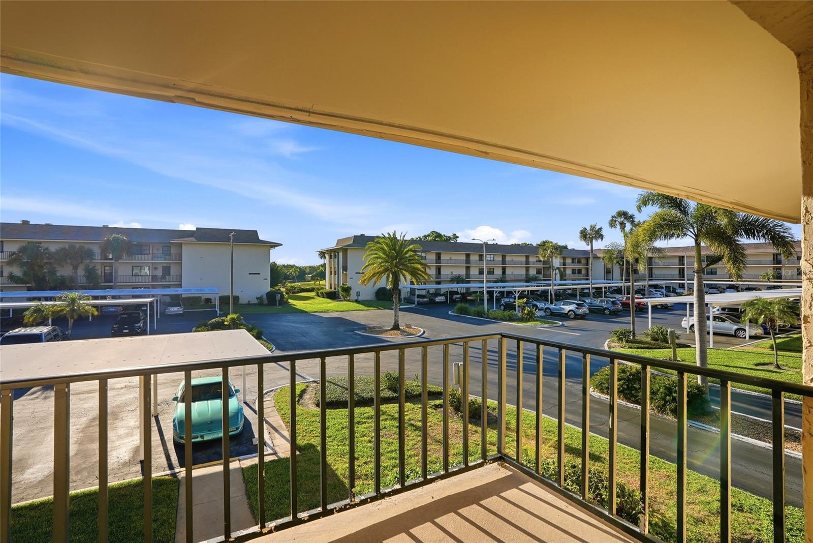 VILLAS DE GOLF CONDO - Residential