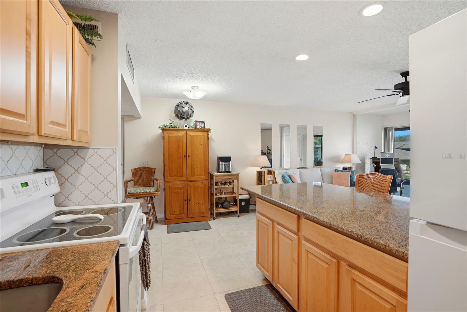 VILLAS DE GOLF CONDO - Residential