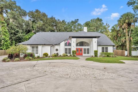 A home in WINTER SPRINGS