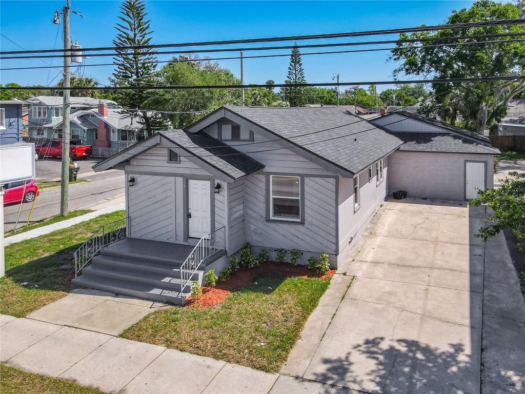 Photo of 547 N Ridgewood Avenue, Daytona Beach, FL 32114 (MLS # O6299469)