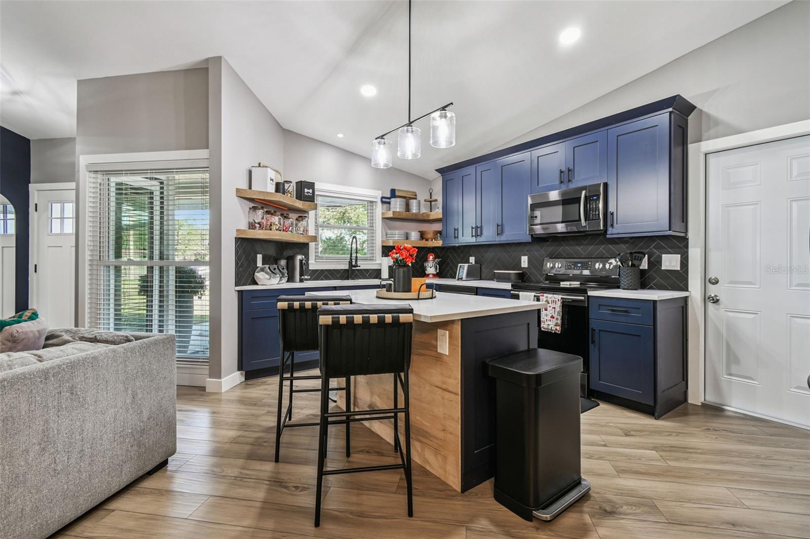 BRANDON LAKEWOOD ESTATES ADD - Residential