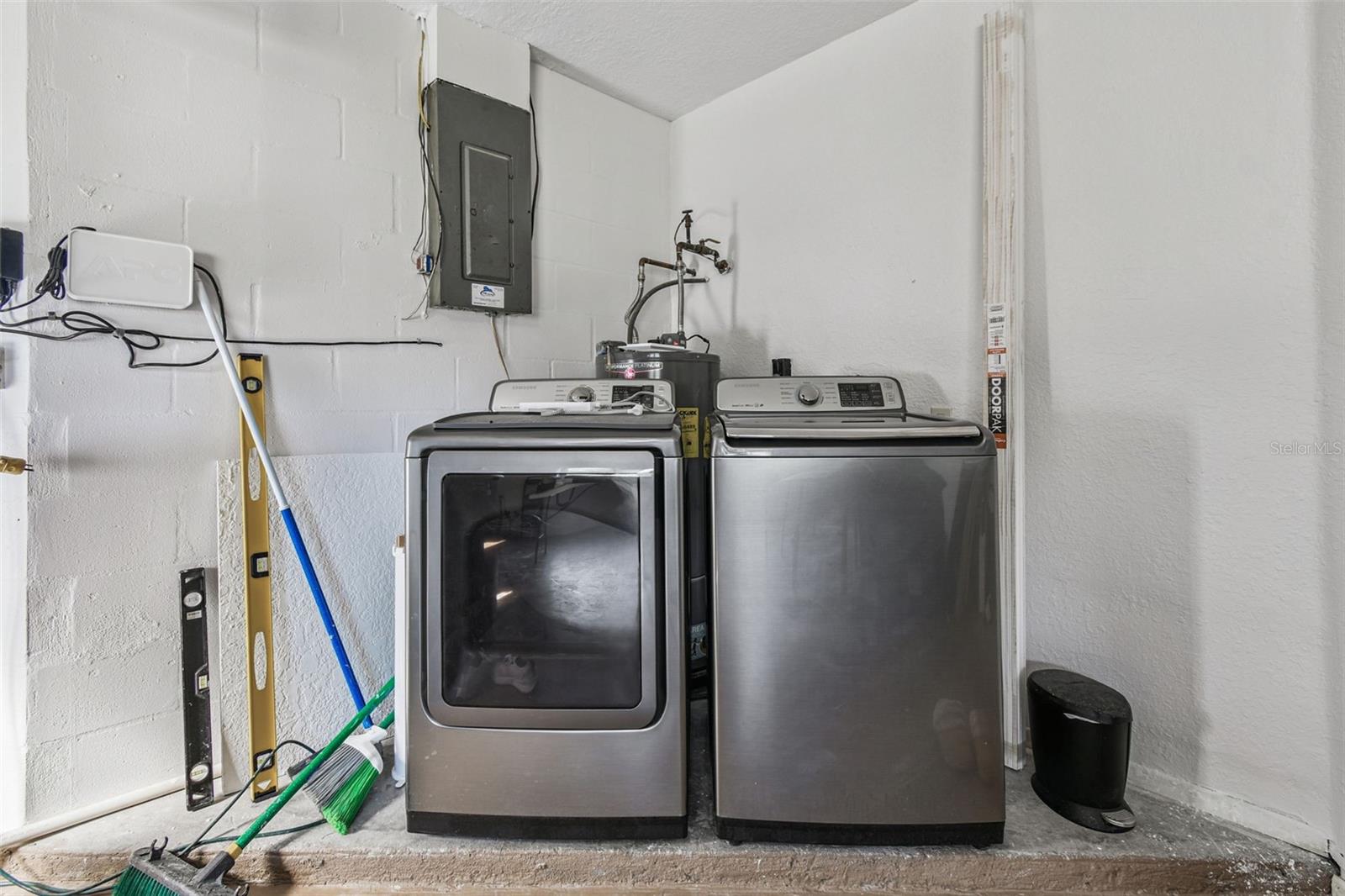 BRANDON LAKEWOOD ESTATES ADD - Residential