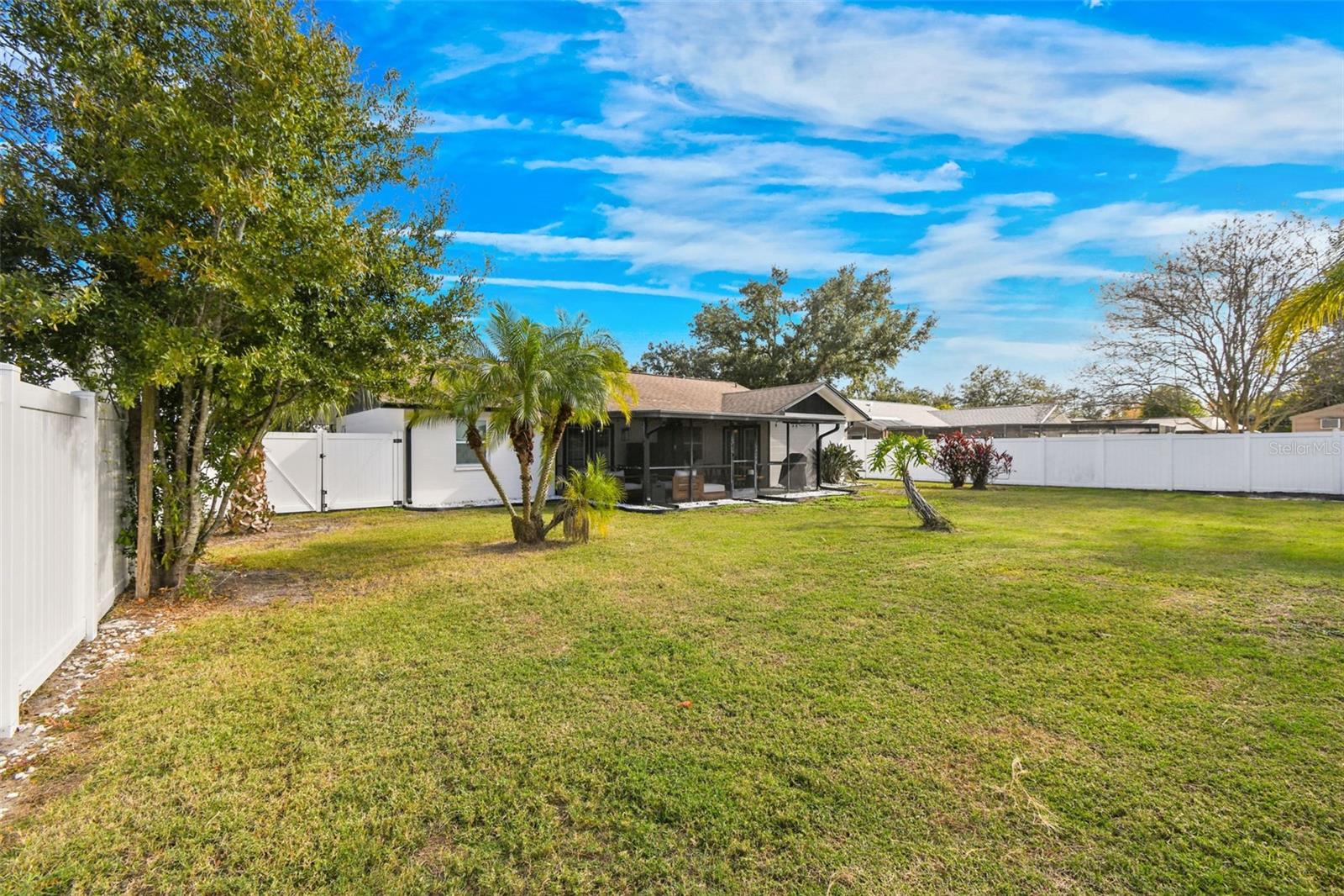 BRANDON LAKEWOOD ESTATES ADD - Residential