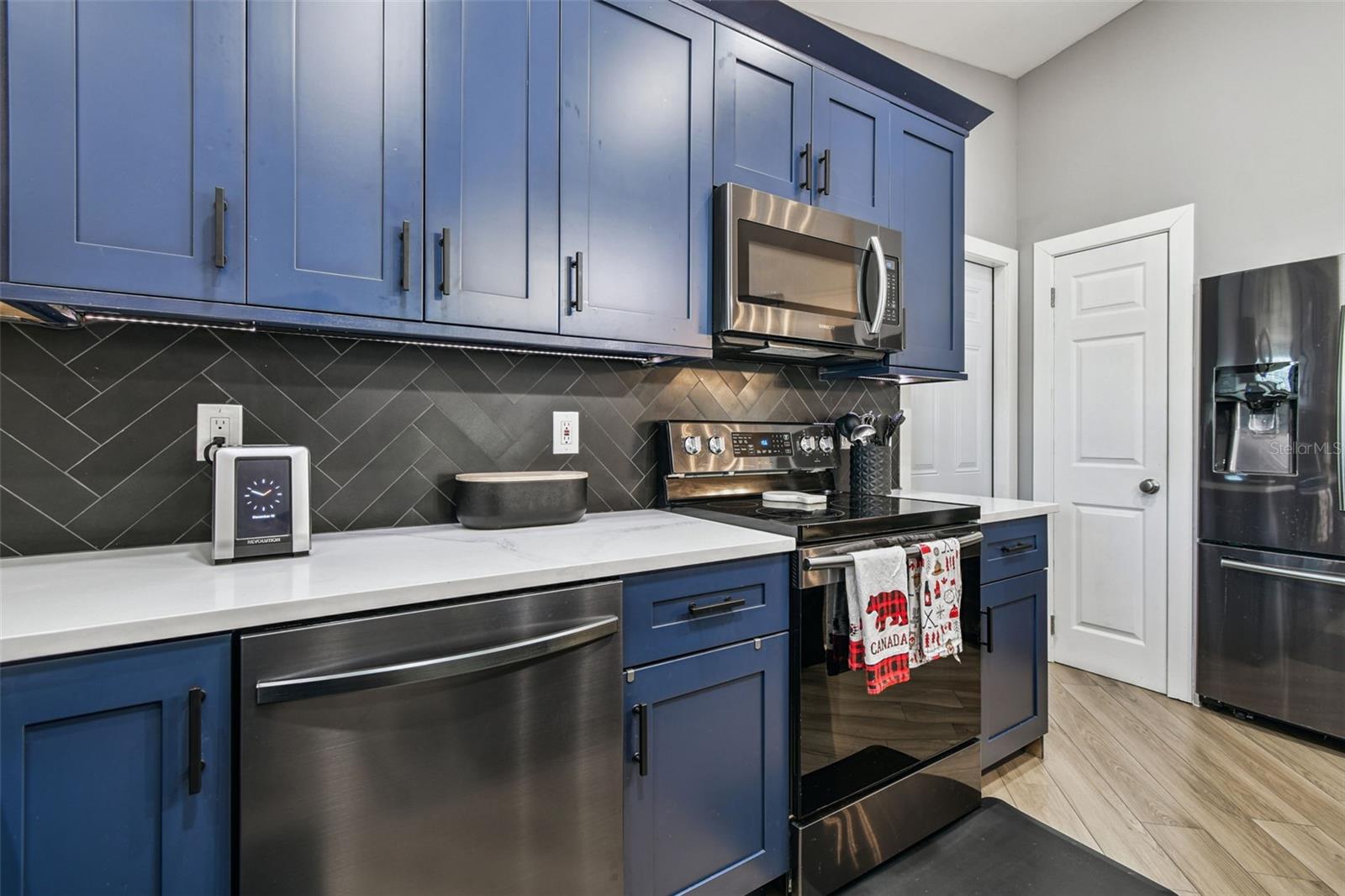 BRANDON LAKEWOOD ESTATES ADD - Residential